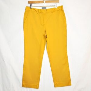Lands End Mid rise, straight leg pants. Size 10, gold.